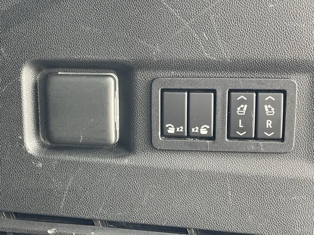 Used 2021 Chevrolet Tahoe Z71 w/ Z71 Signature Package image 26