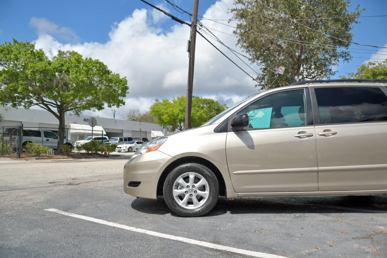 Used 2009 Toyota Sienna LE image 5