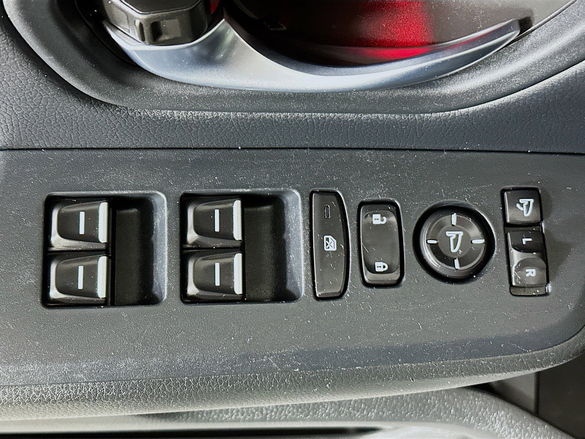 Used 2025 Honda Pilot Black Edition image 14