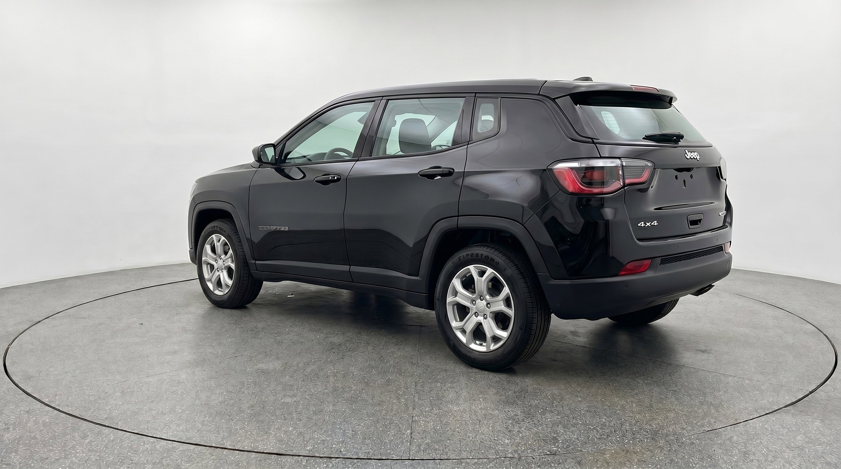 Used 2025 Jeep Compass Latitude AWD/4WD image 6