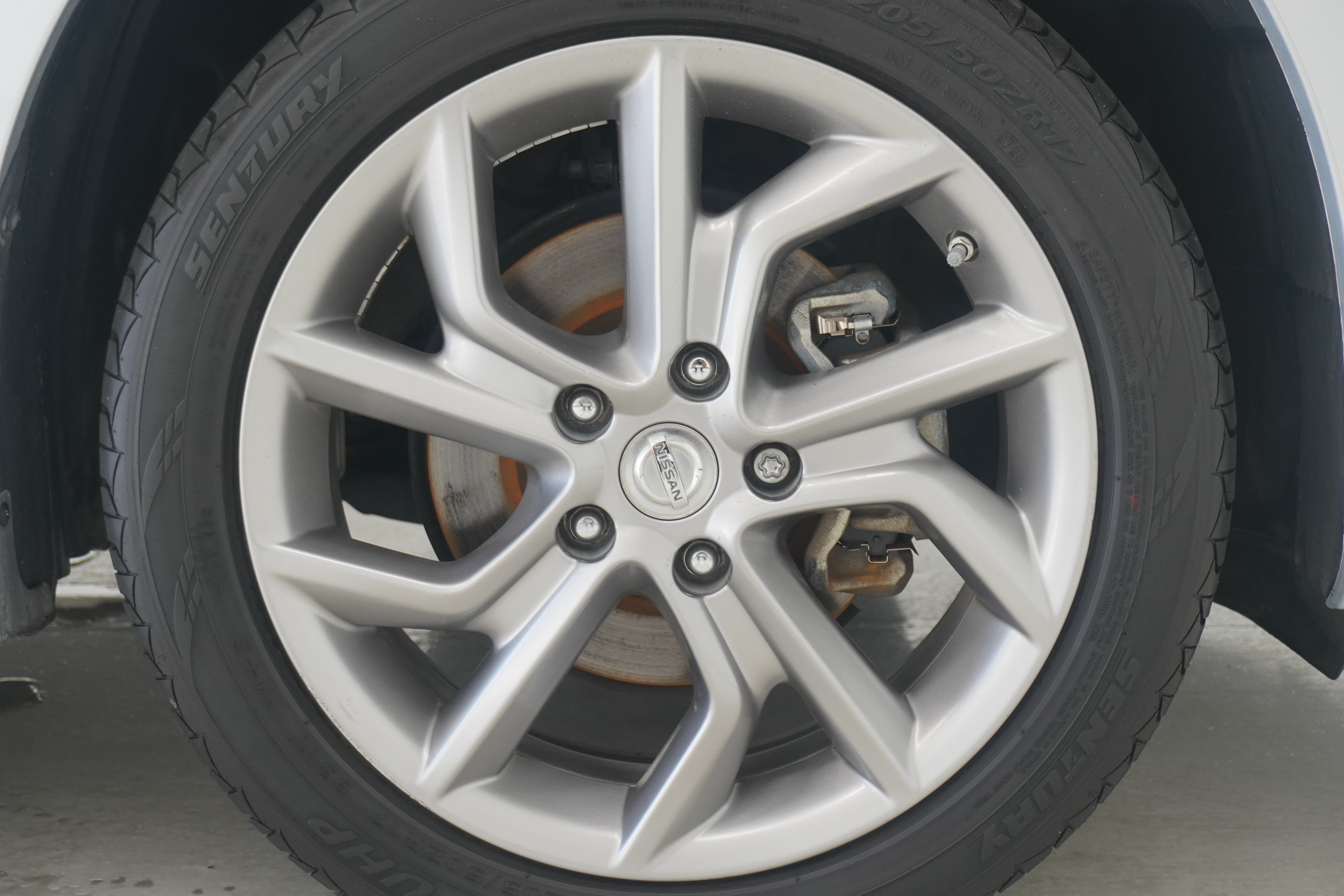 Used 2014 Nissan Sentra SR w/ SR Driver Package FWD image 23