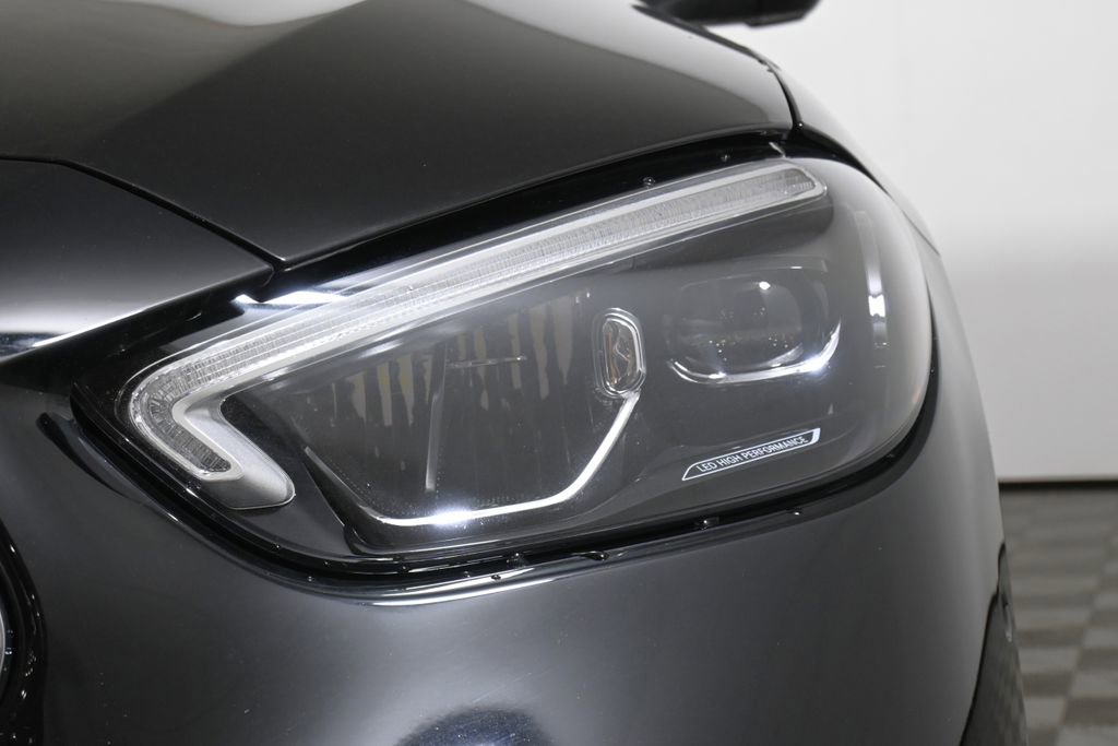 Certified 2026 Mercedes-Benz C 300 4MATIC Sedan image 11