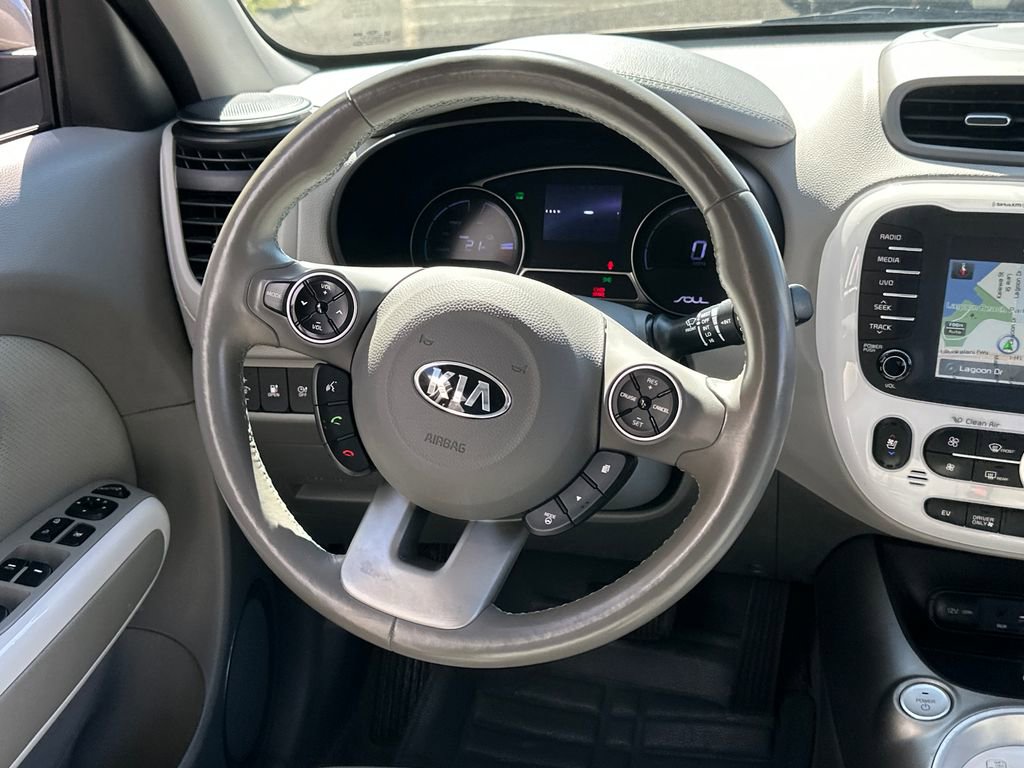 Used 2018 Kia Soul EV + image 18