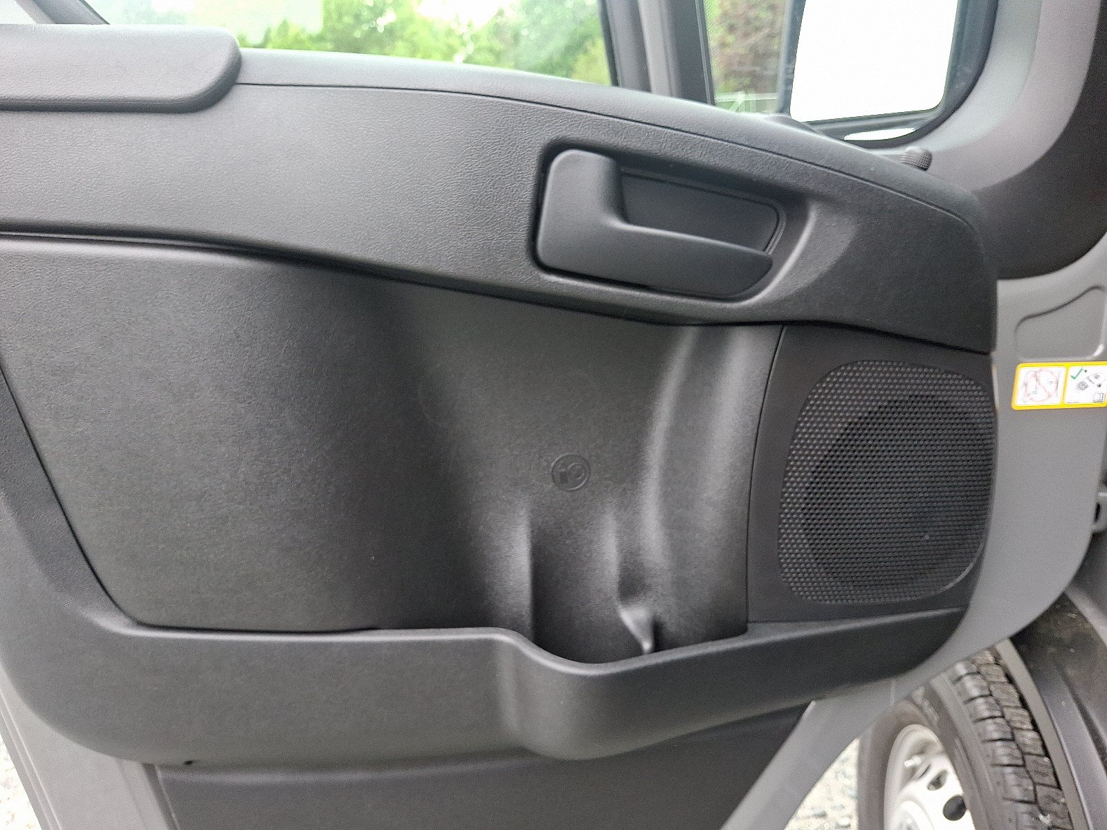 New 2025 RAM ProMaster 2500 w/ Convenience Group FWD image 8