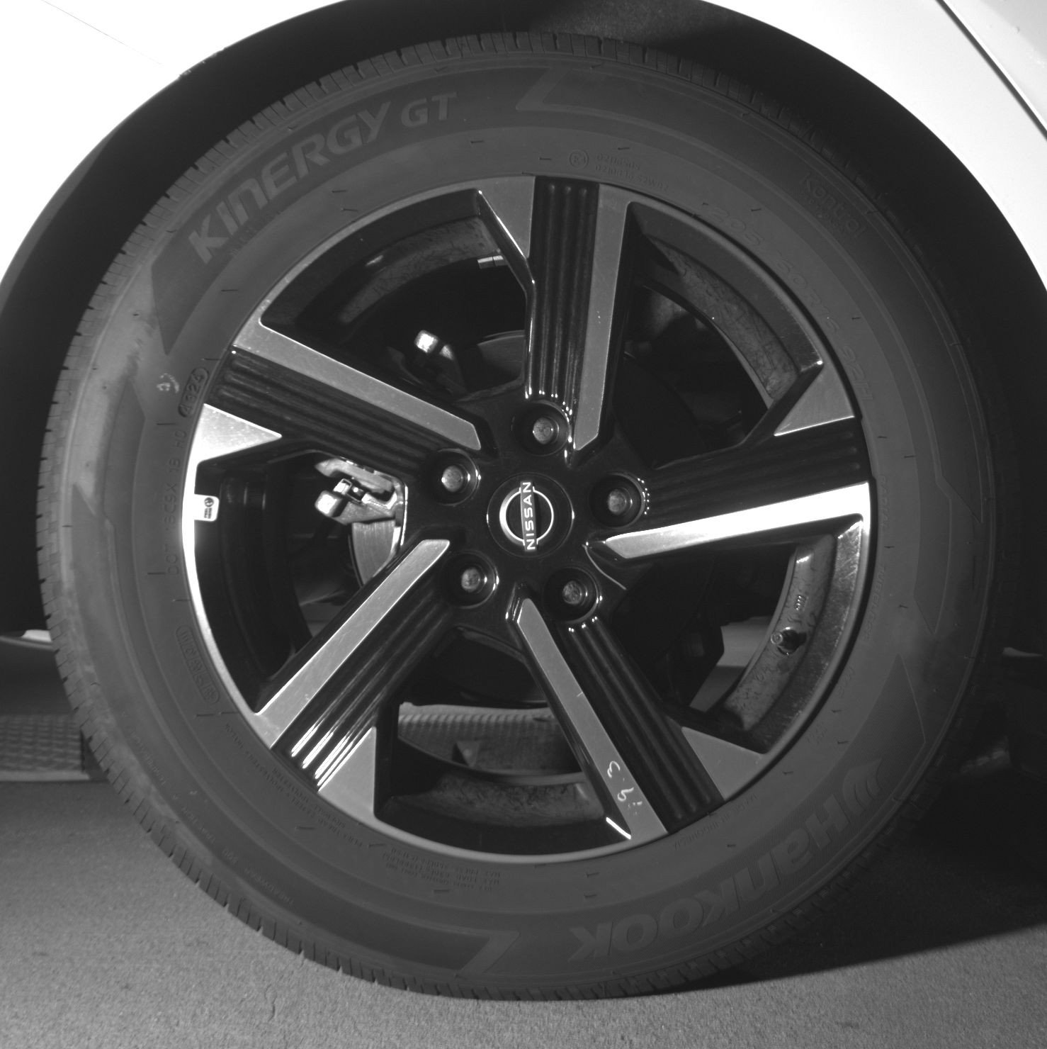 Used 2025 Nissan Sentra SV FWD image 15