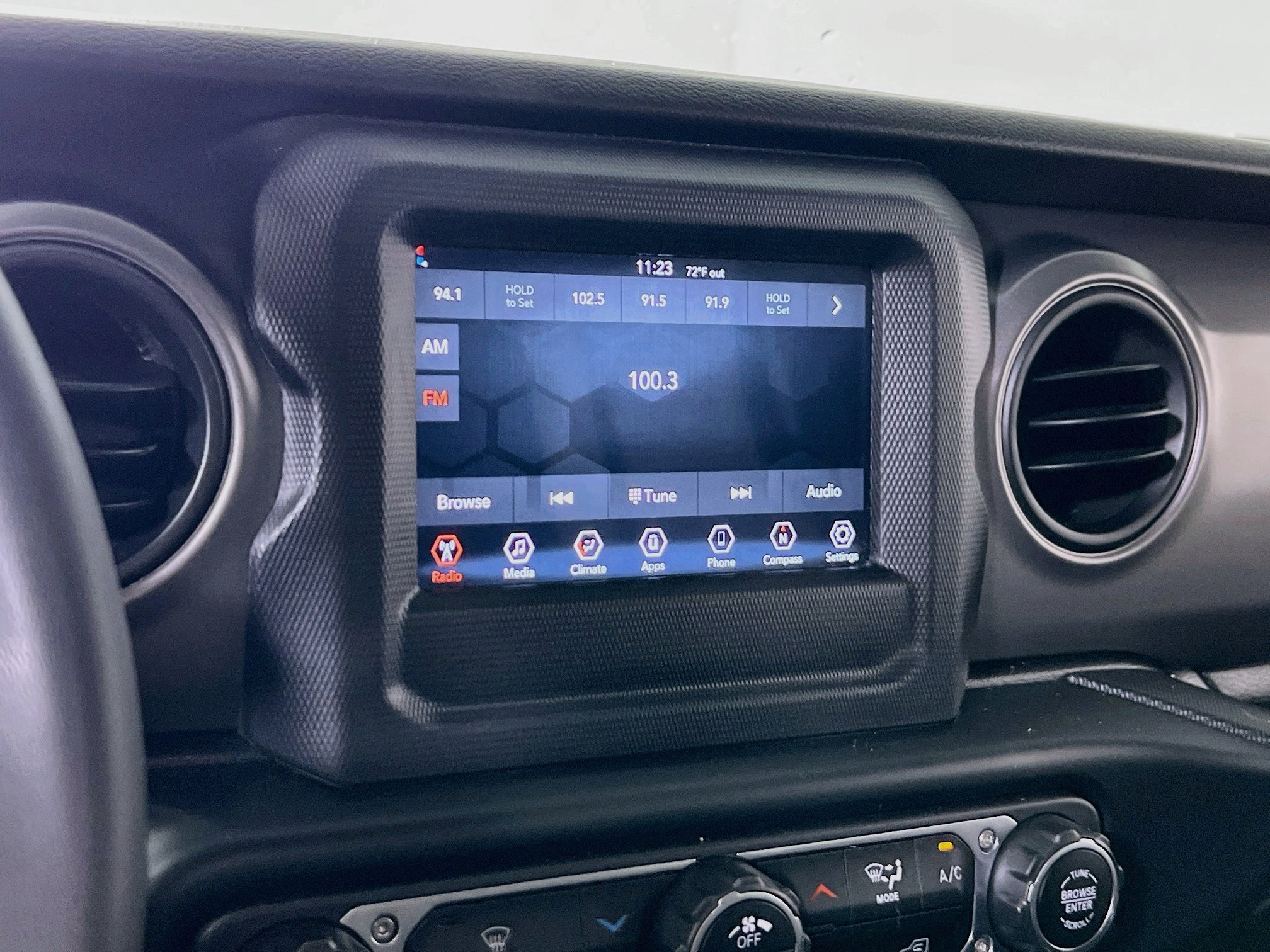 Used 2023 Jeep Gladiator Sport AWD/4WD image 14