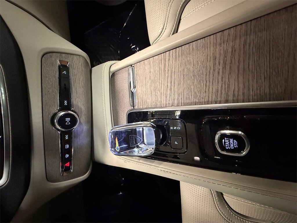 Used 2024 Volvo XC90 B6 Ultimate image 21