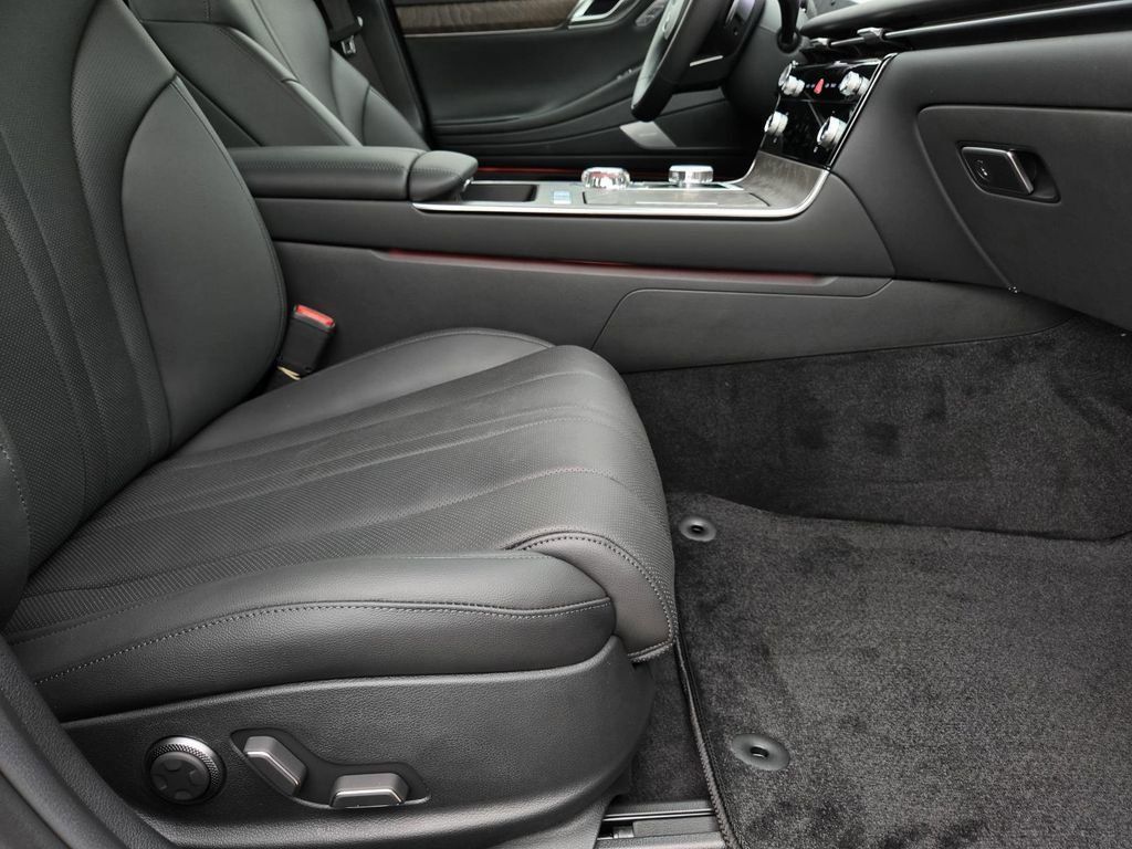 New 2025 Genesis G80 2.5T Advanced image 9