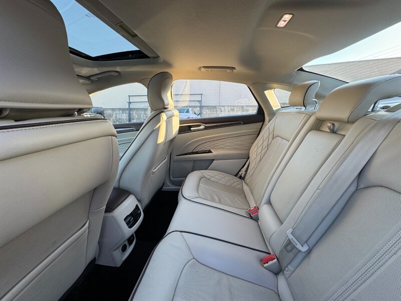 Used 2018 Ford Fusion Platinum FWD image 26
