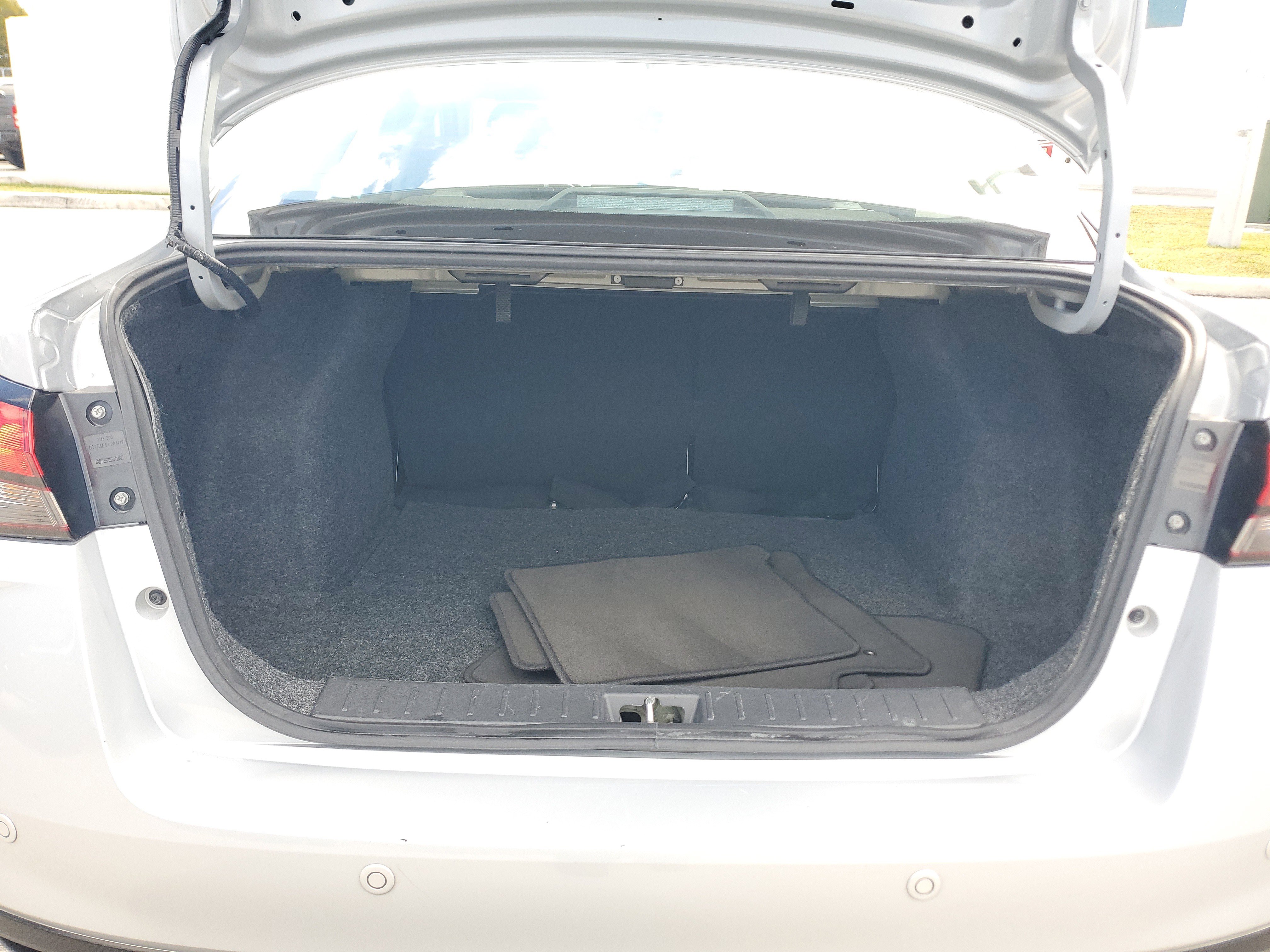 Certified 2025 Nissan Versa SV w/ Trunk Package image 28