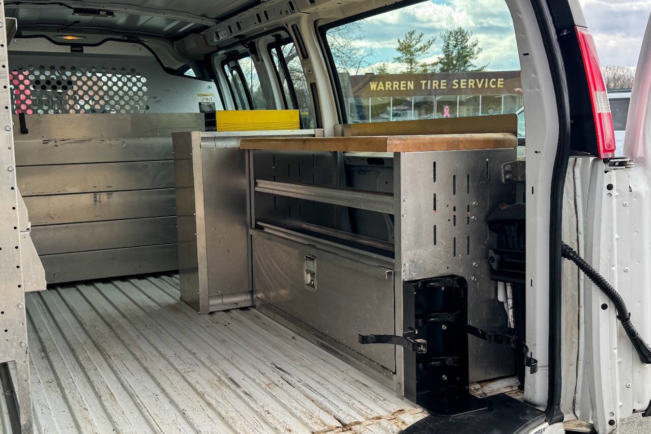 Used 2018 Chevrolet Express 2500 w/ Driver Convenience Package image 19