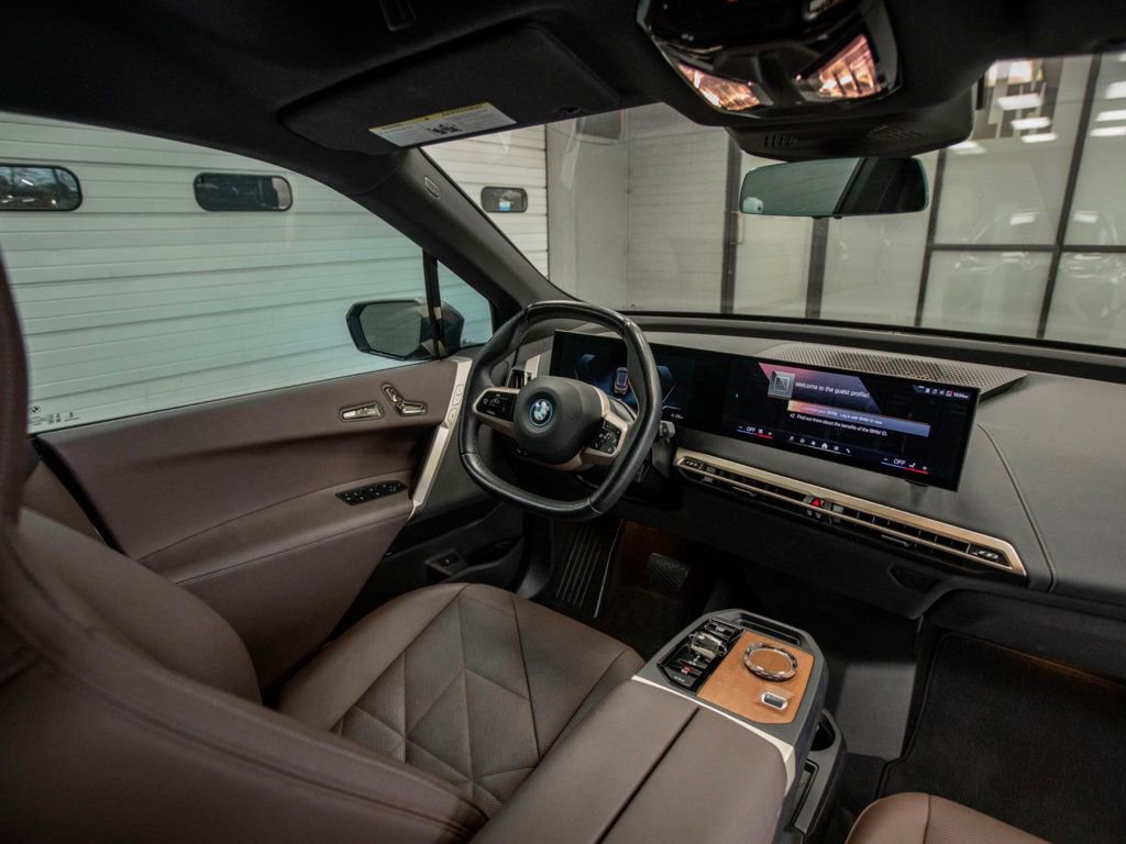 Used 2024 BMW iX xDrive50 w/ Sport Package AWD/4WD image 13