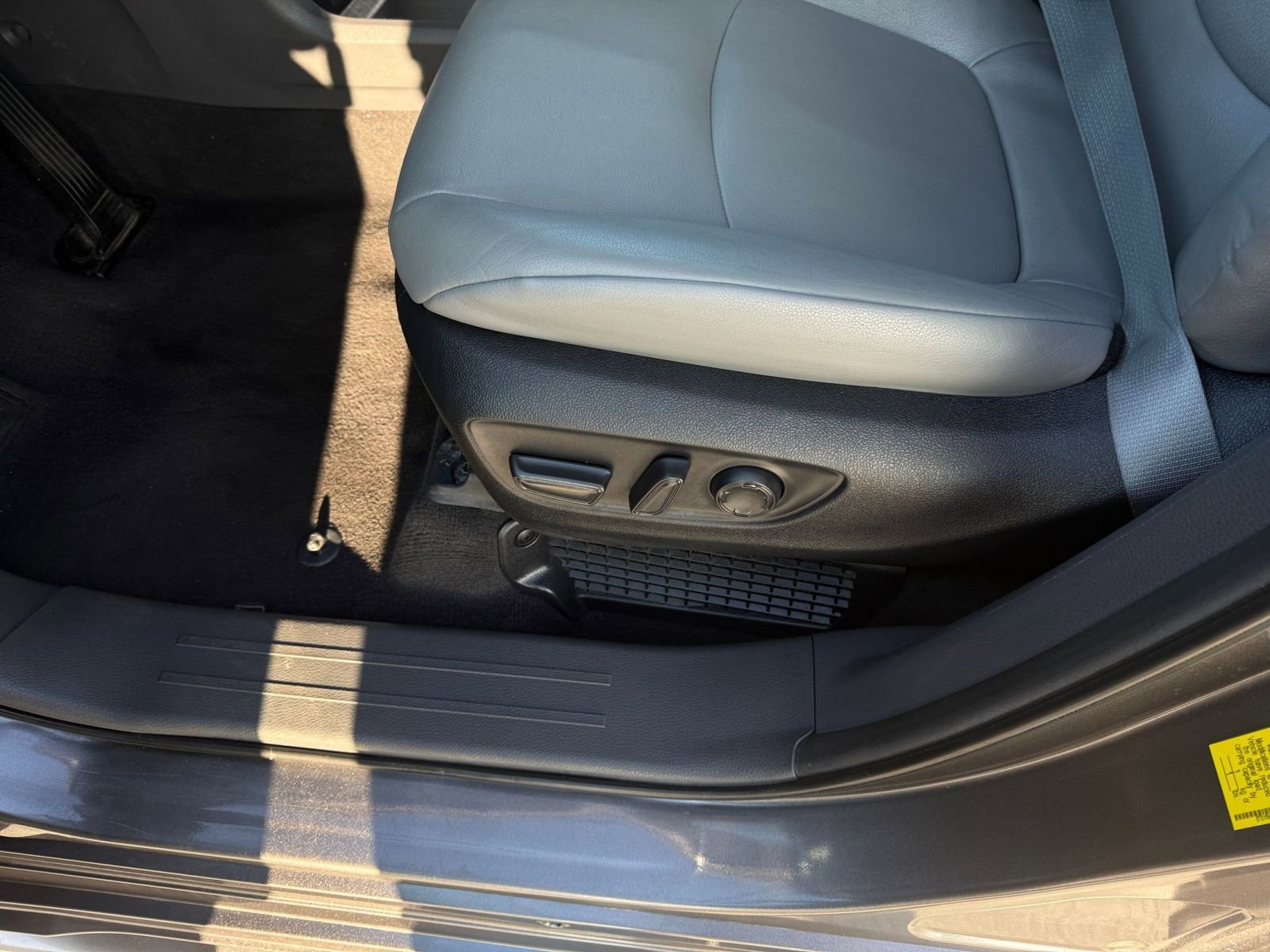 Used 2024 Toyota Sienna XLE image 23