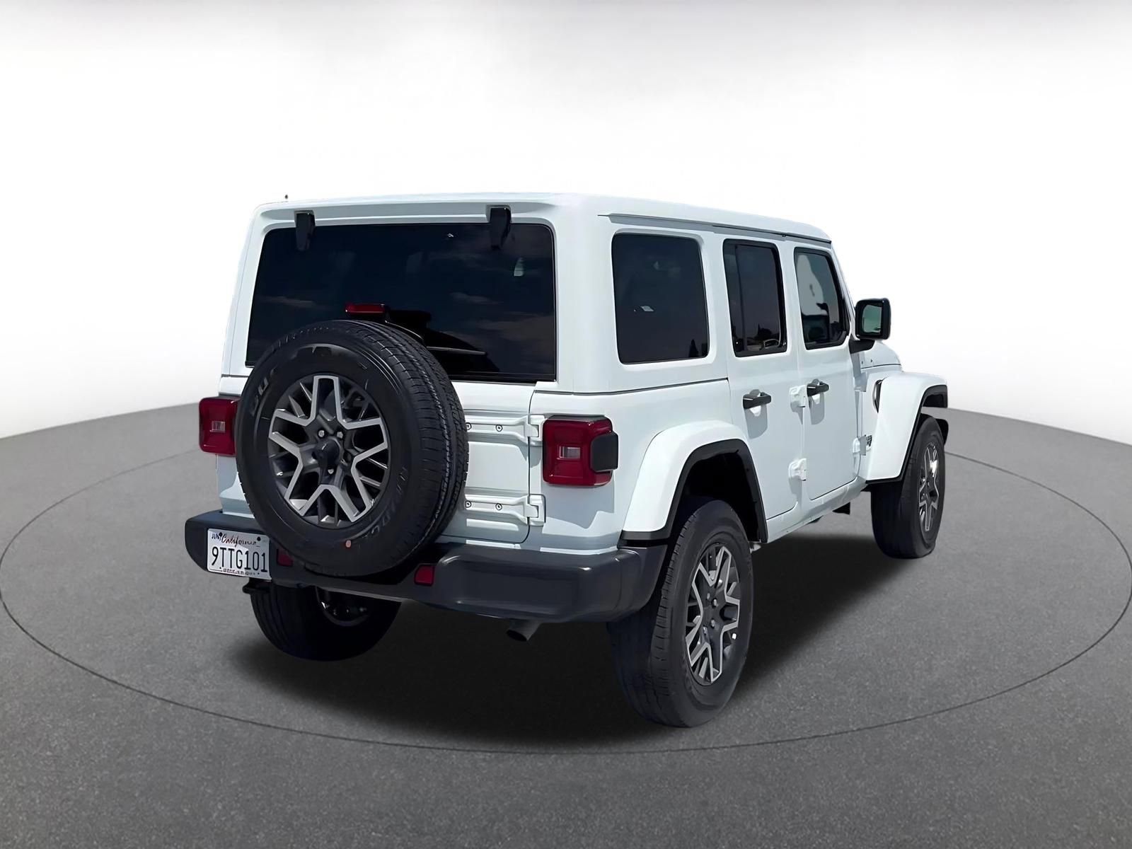 Used 2025 Jeep Wrangler Unlimited Sahara AWD/4WD image 14