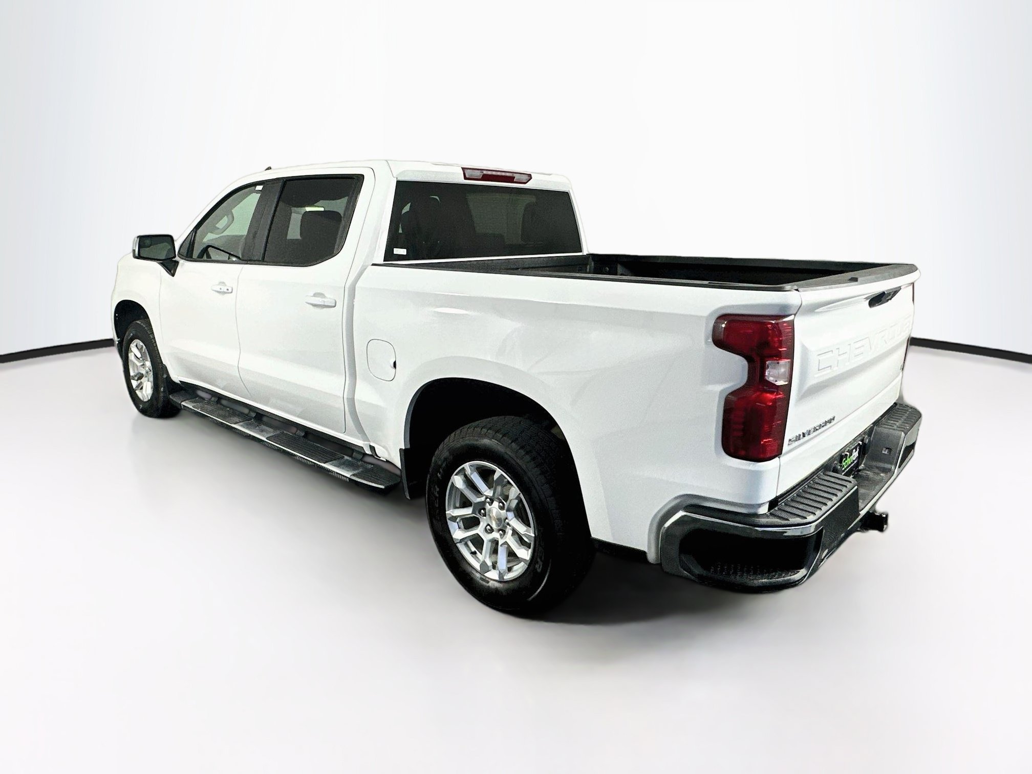 Used 2025 Chevrolet Silverado 1500 LT AWD/4WD image 5