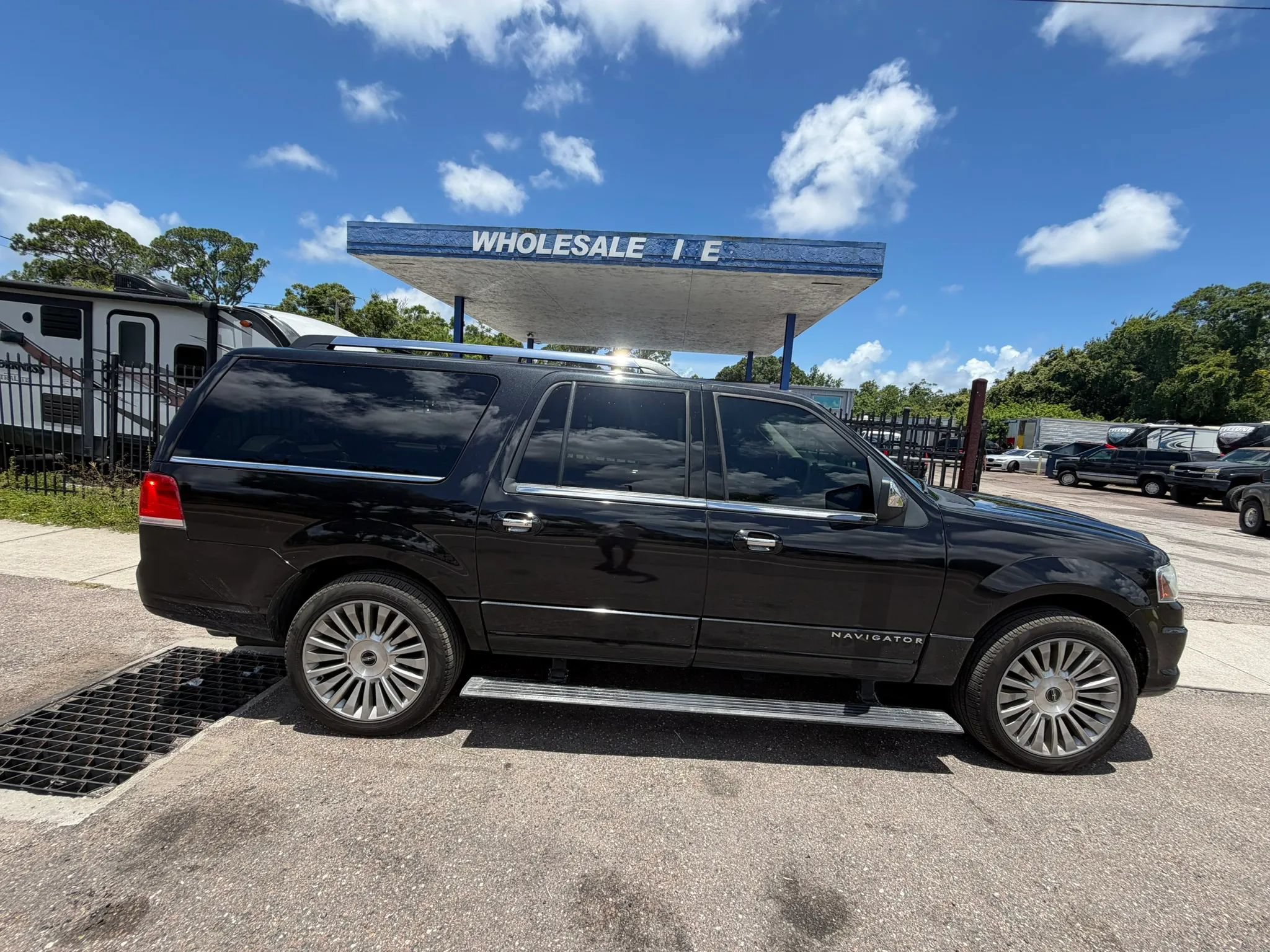 Used 2015 Lincoln Navigator L 4WD w/ Equipment Group 101A Reserve image 5