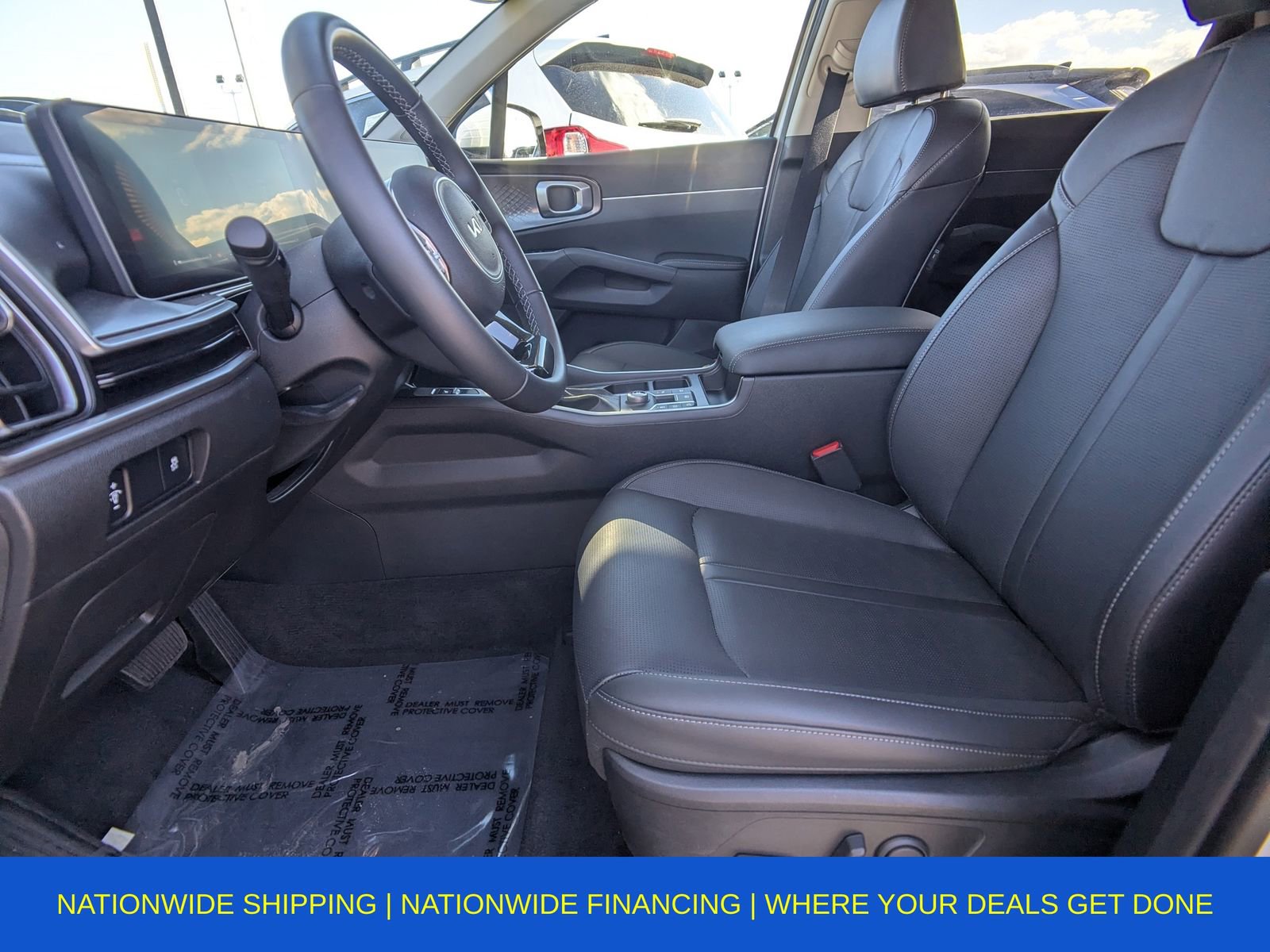 Used 2025 Kia Sorento S image 10