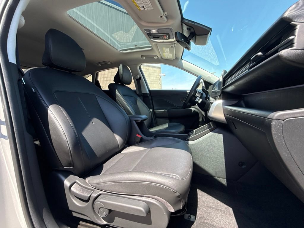 Certified 2024 Hyundai Kona Limited FWD image 18