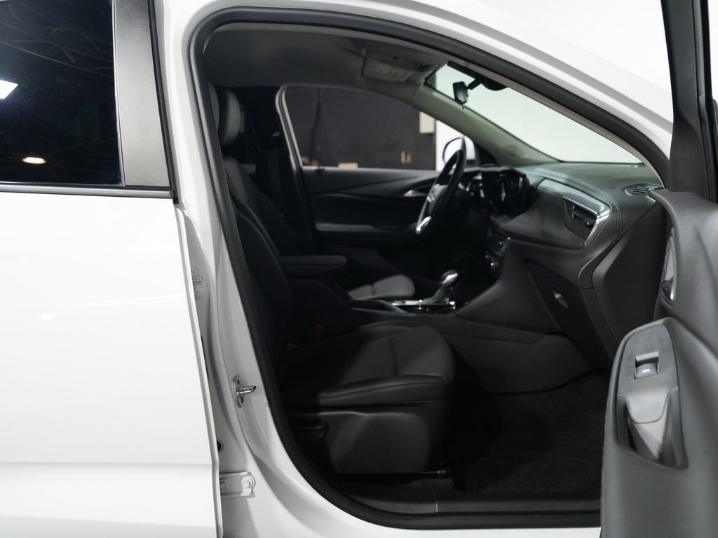 Used 2025 Buick Encore GX Preferred FWD image 34