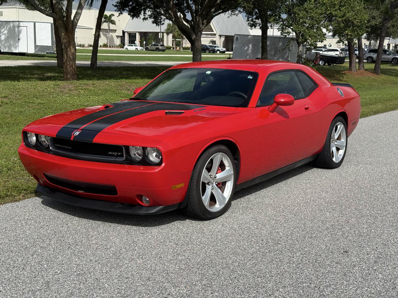 Used 2009 Dodge Challenger SRT8 RWD image 4