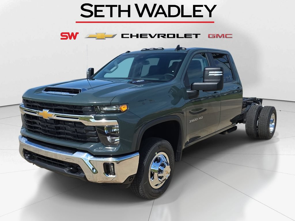 New 2026 Chevrolet Silverado 3500 LT w/ Convenience Package AWD/4WD image 3