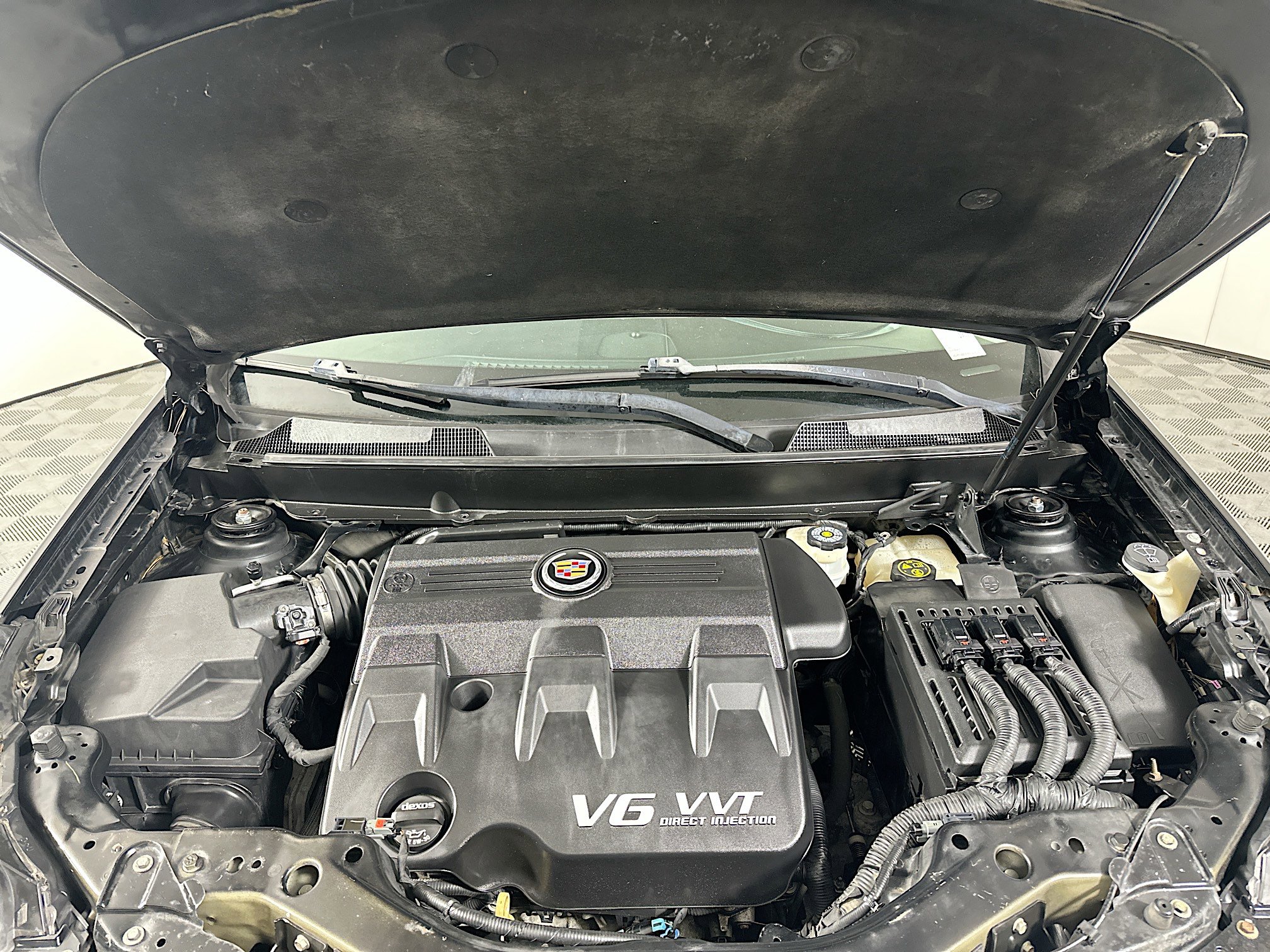 Used 2015 Cadillac SRX Luxury w/ LPO, U-Rail D-Rings Package image 35