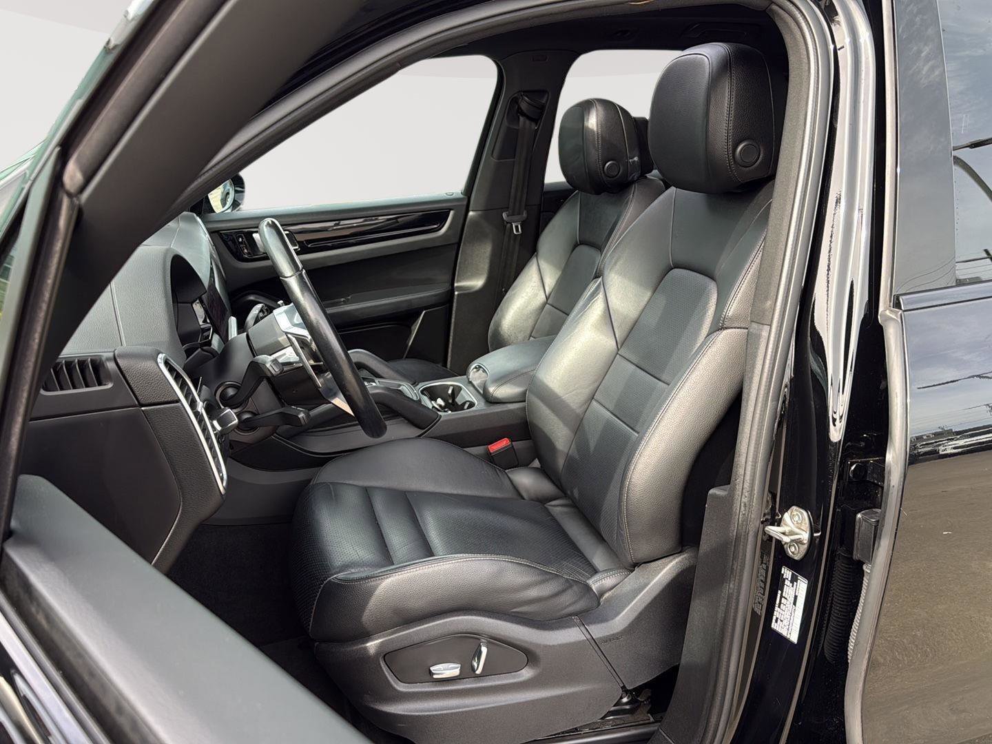 Used 2021 Porsche Cayenne image 11