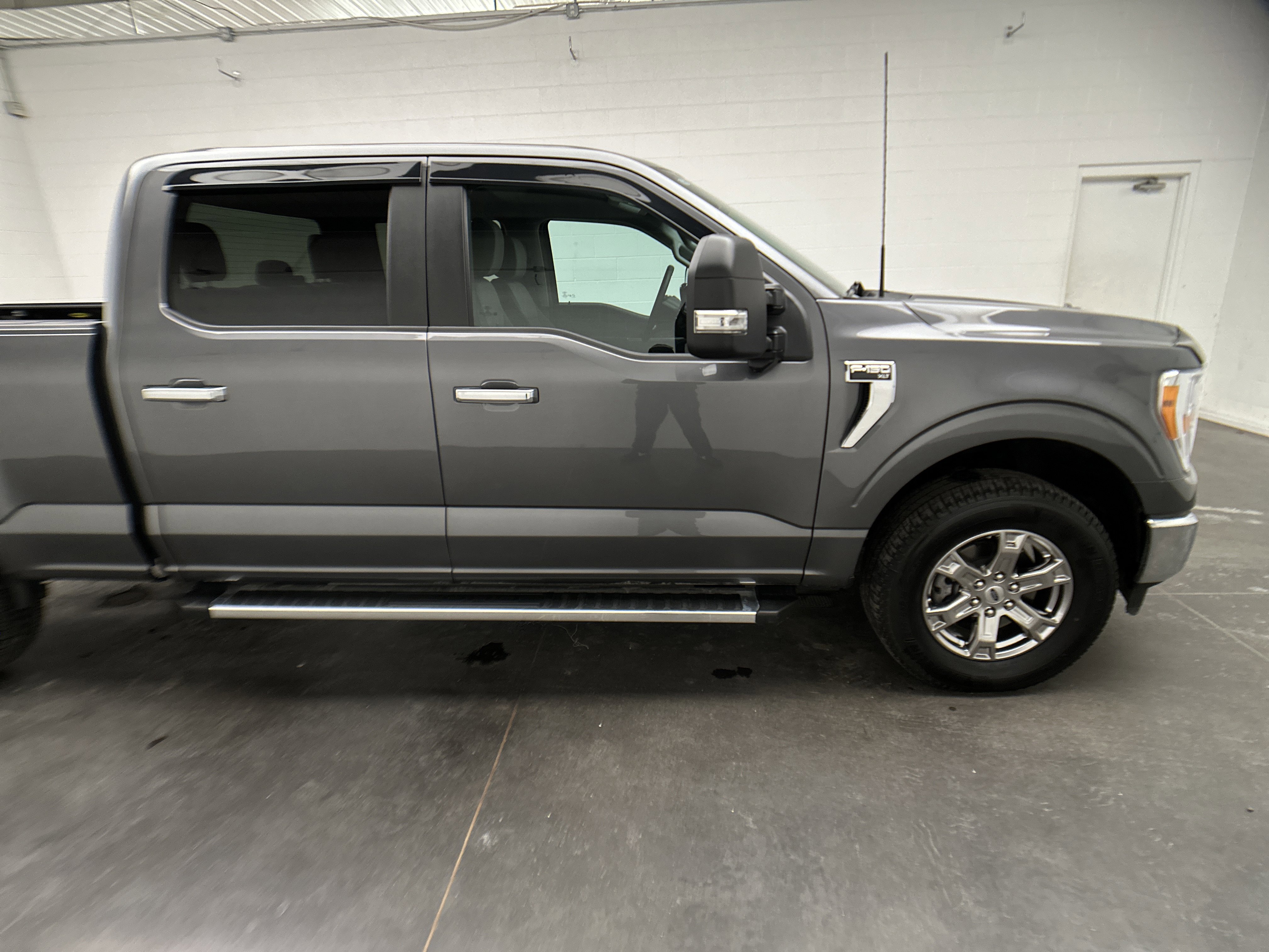 Used 2023 Ford F150 XLT w/ XTR Package image 11