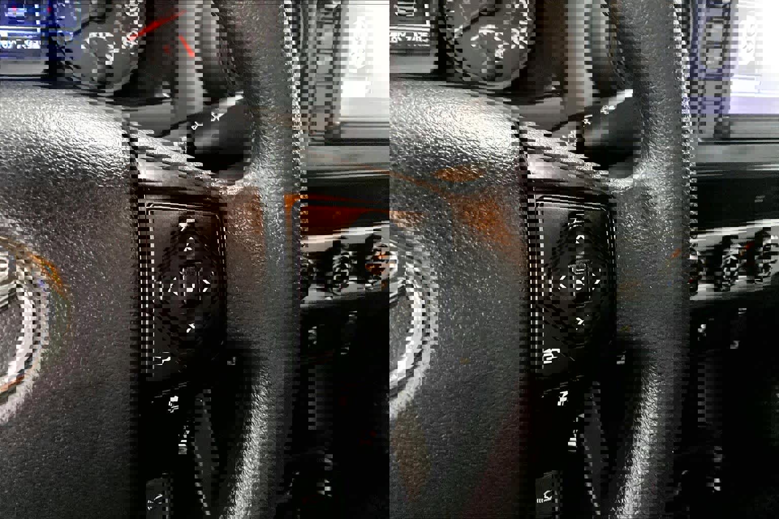 Used 2018 Toyota Tacoma SR w/ SR Convenience Package image 23