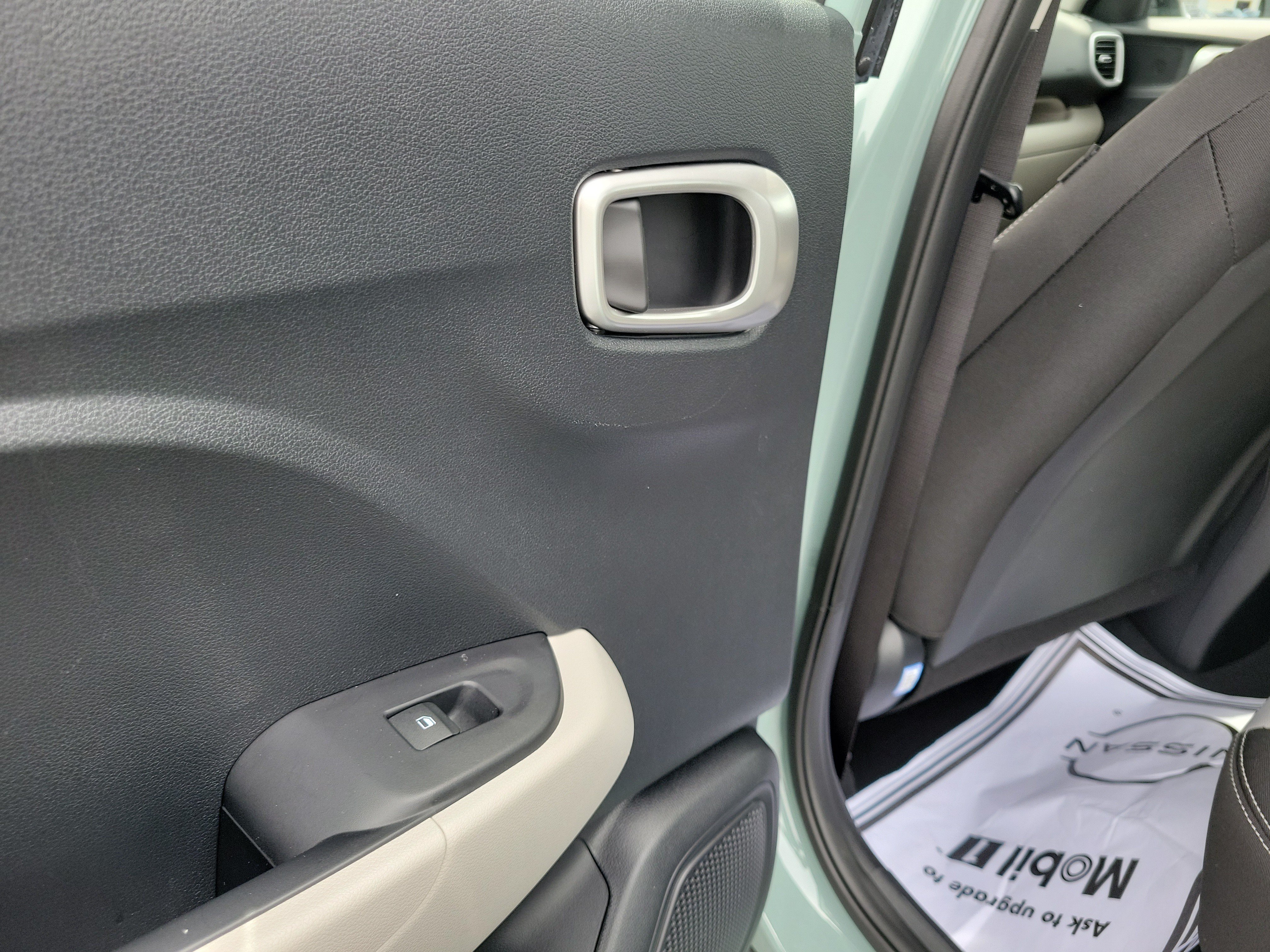Used 2025 Hyundai Venue SEL FWD image 13