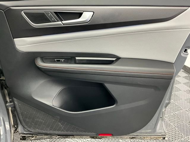 Used 2025 Volkswagen Atlas Peak Edition SE image 17