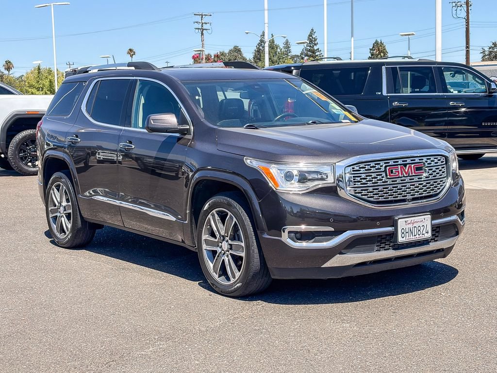 Used 2017 GMC Acadia Denali w/ Technology Package FWD image 5