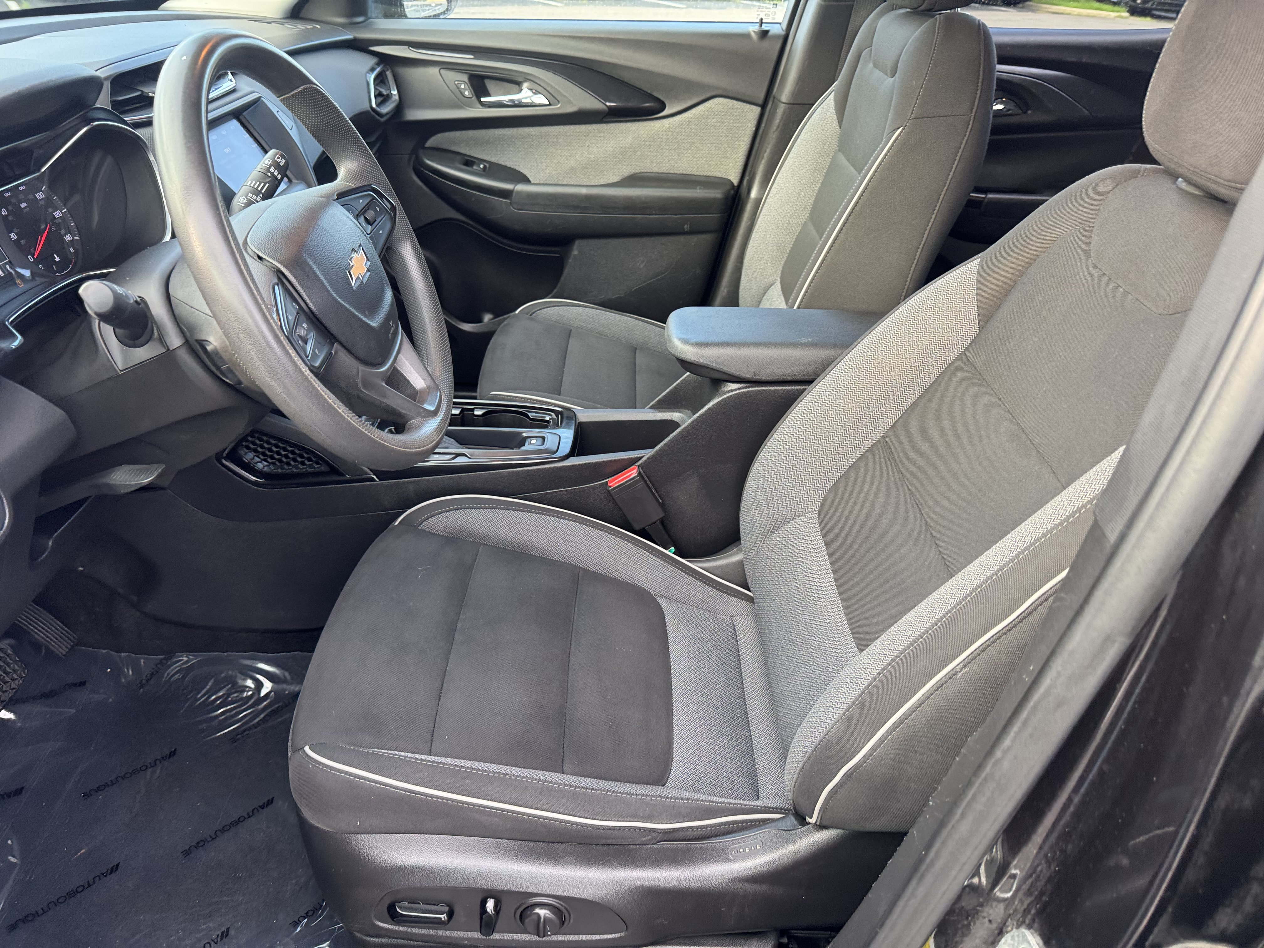 Used 2021 Chevrolet TrailBlazer LT w/ Driver Confidence Package AWD/4WD image 9