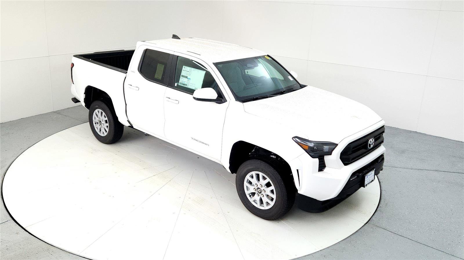 Certified 2025 Toyota Tacoma SR5 image 16