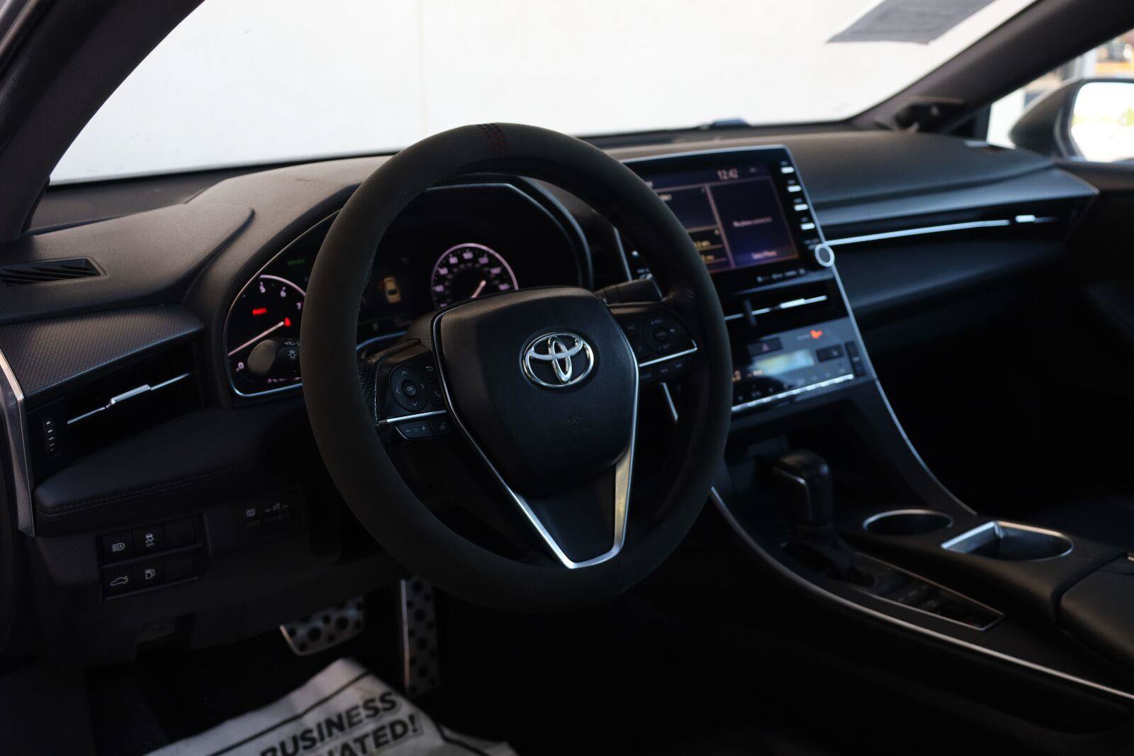 Used 2019 Toyota Avalon XSE w/ All Weather Liner Package FWD image 16