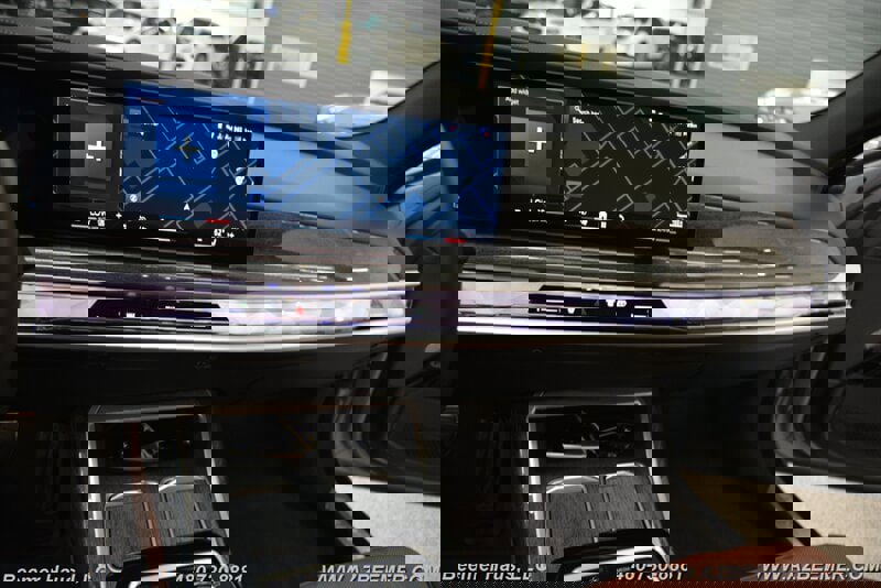 Used 2023 BMW 760i xDrive w/ Parking Assistance Package image 30