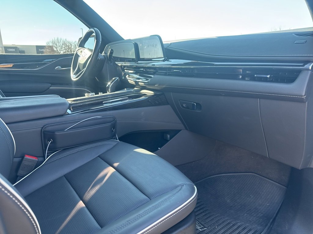 Used 2024 Cadillac Escalade Sport w/ Touring Package image 9