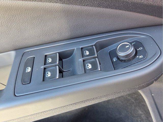 Used 2022 Volkswagen GTI SE FWD image 24