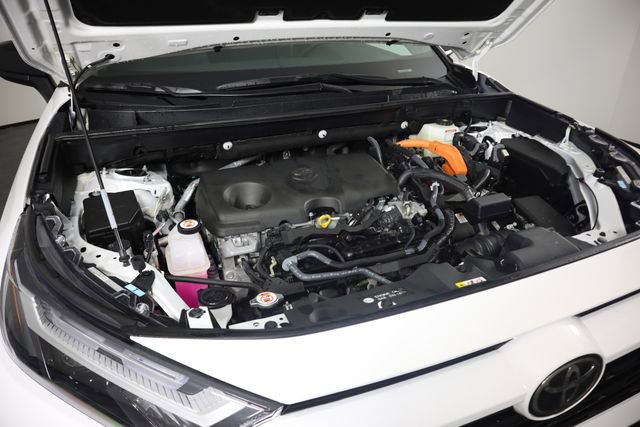 Used 2025 Toyota RAV4 LE image 17