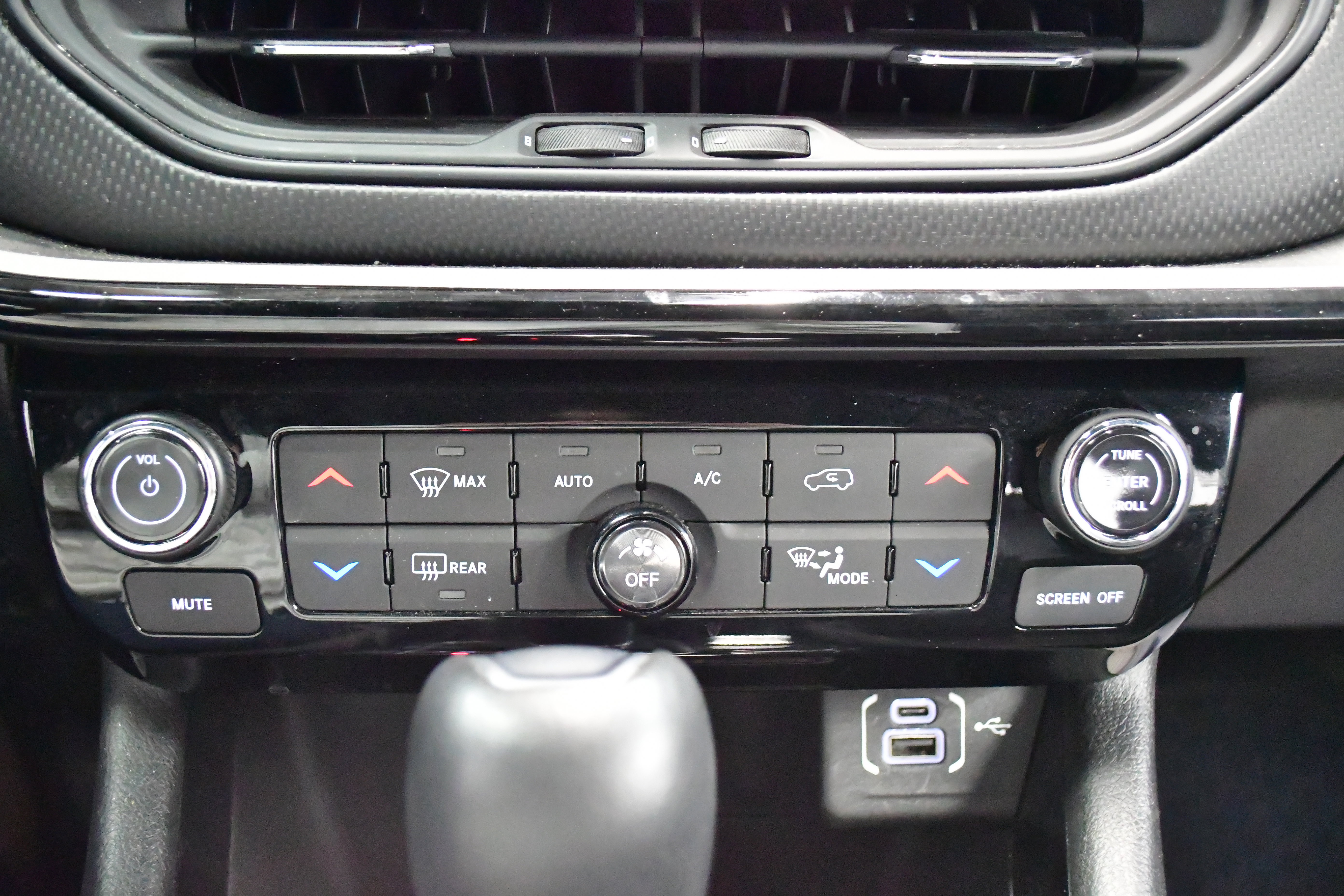 Used 2025 Jeep Compass Trailhawk AWD/4WD image 24