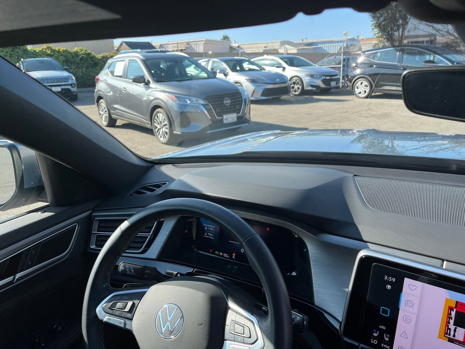 Used 2025 Volkswagen Atlas Cross Sport SE image 34