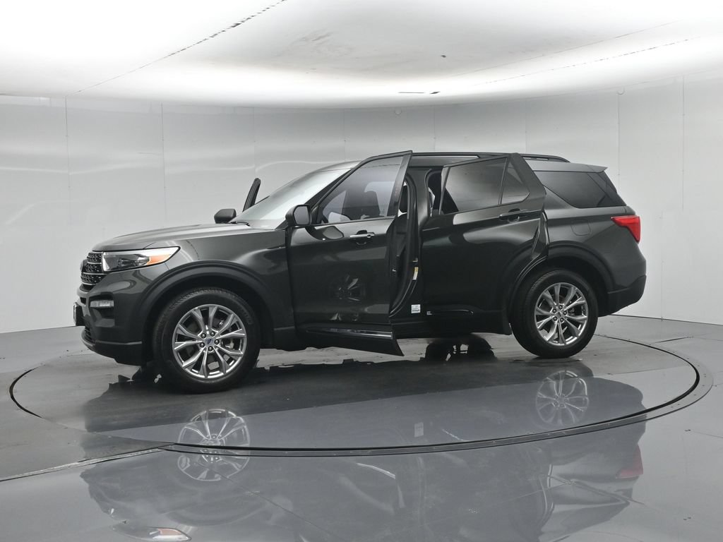 Certified 2023 Ford Explorer XLT w/ Equipment Group 202A AWD/4WD image 35
