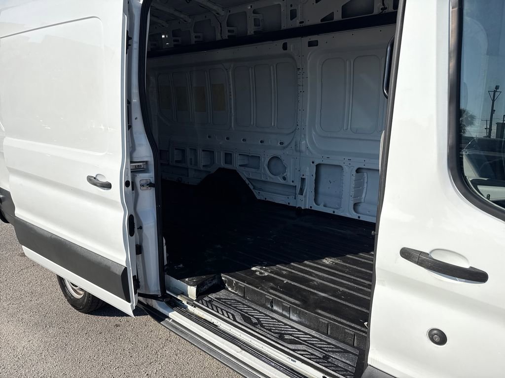 Certified 2018 Ford Transit 350 148 High Roof Extended image 25
