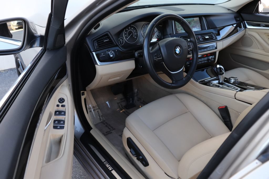 Used 2015 BMW 528i Sedan RWD image 16
