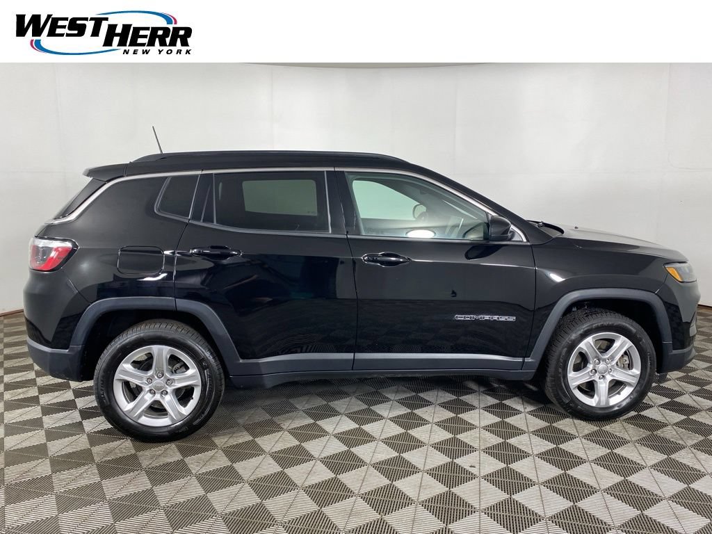 Used 2023 Jeep Compass Latitude w/ Convenience Group AWD/4WD image 21
