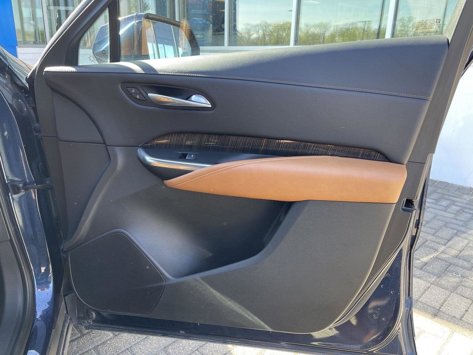 Used 2019 Cadillac XT4 Premium Luxury w/ Enhanced Visibility Package image 33