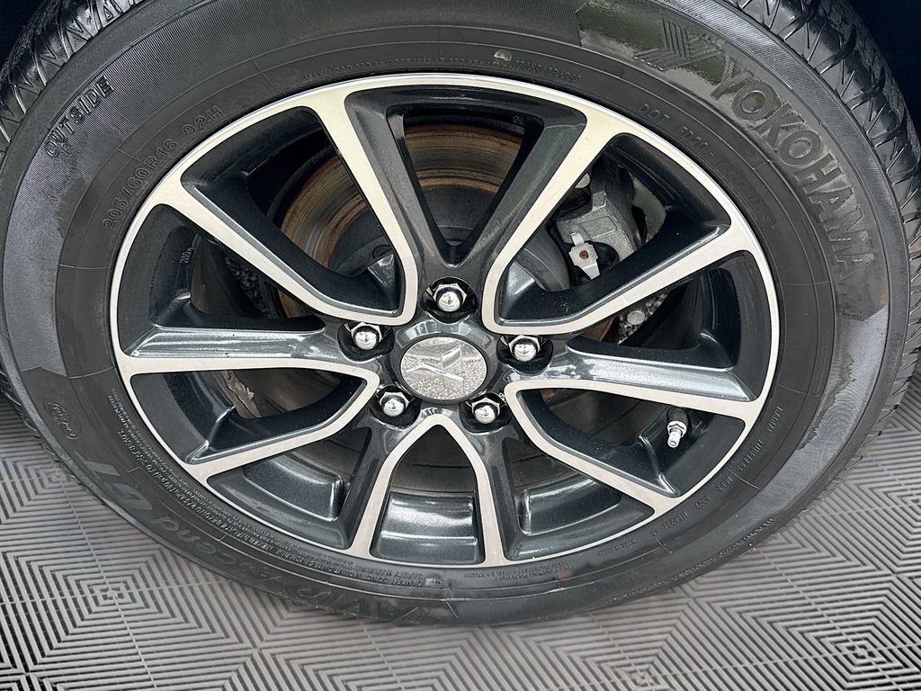 Used 2017 Mitsubishi Lancer ES FWD image 31