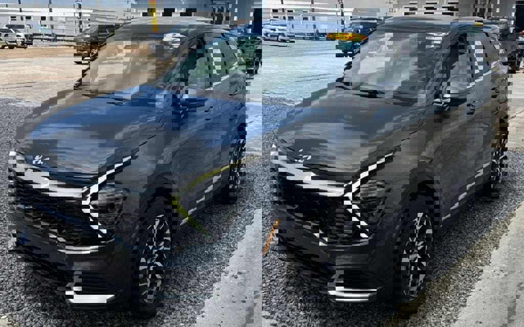 Used 2024 Kia Sportage EX image 1