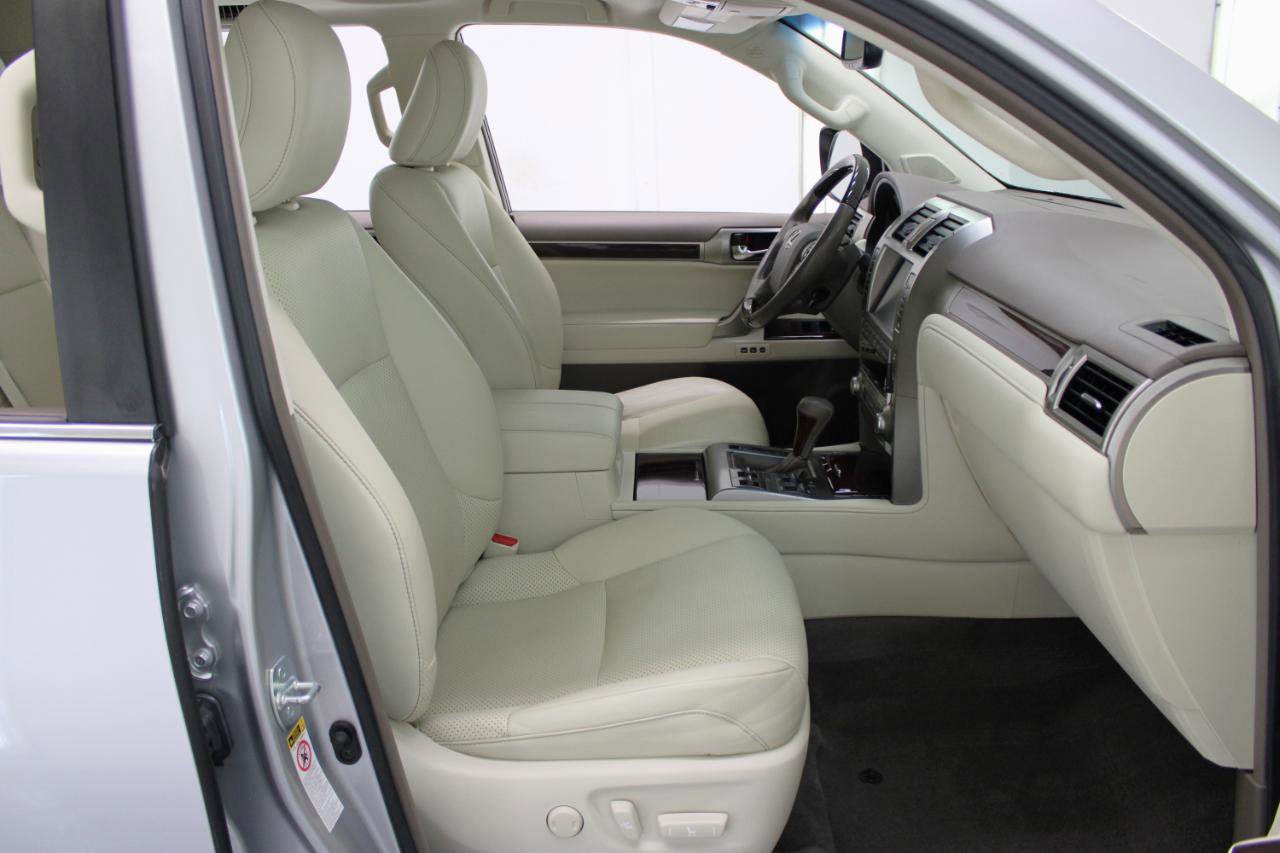 Used 2018 Lexus GX 460 Luxury w/ Preferred Accessory Package image 49