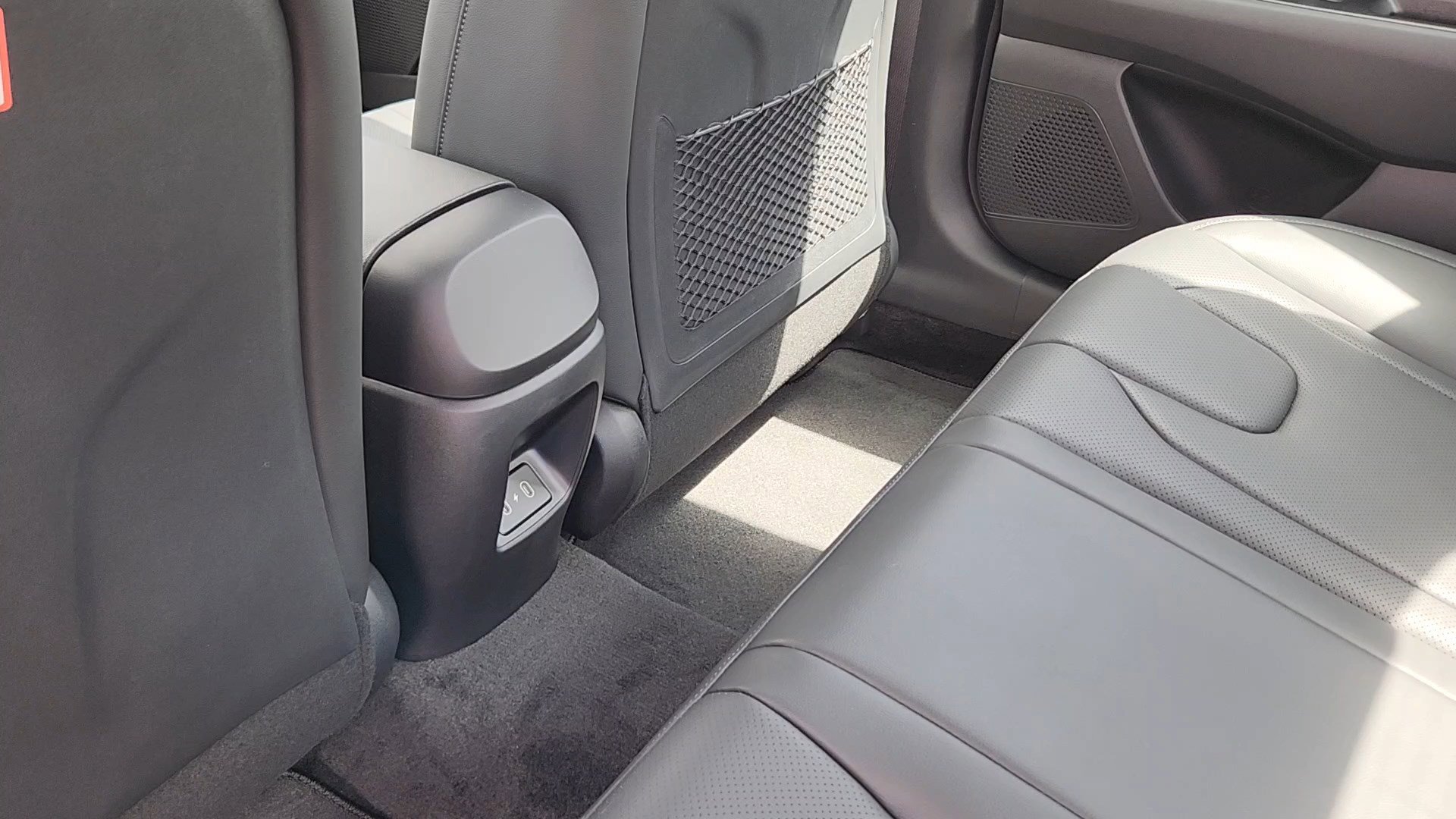 New 2026 Hyundai Elantra Limited image 17